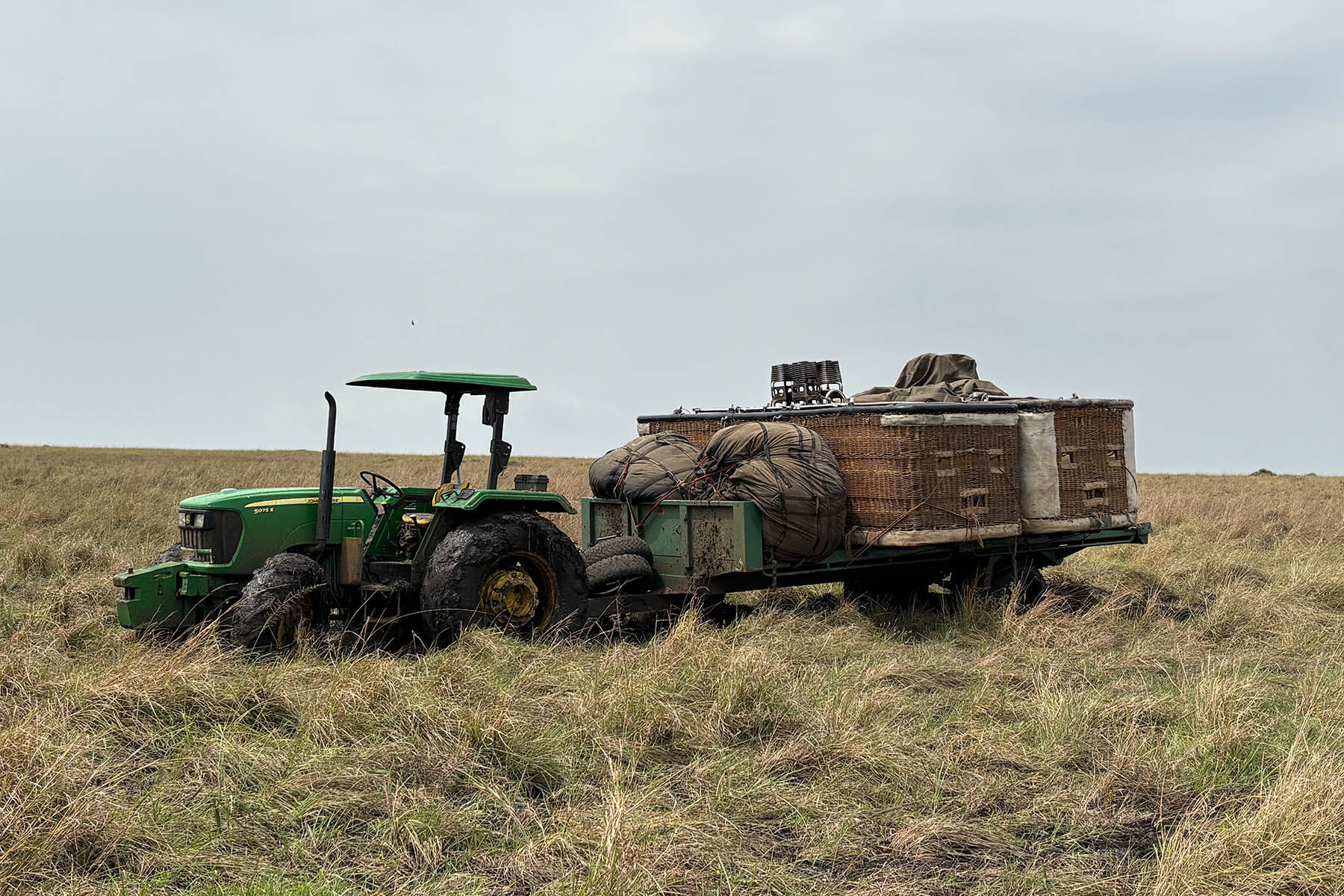 Ballontransporter in der Masai Mara Kenia
