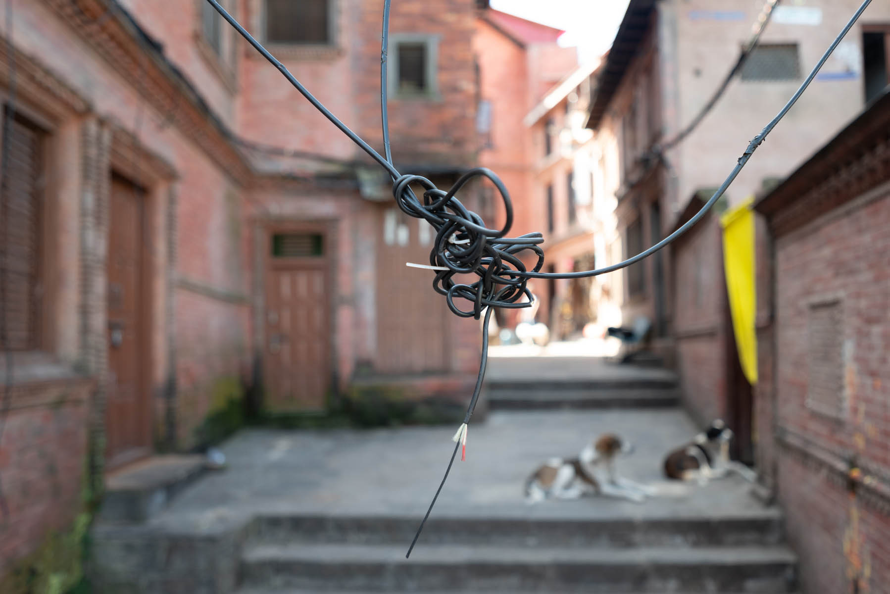 Stromleitung Gasse bei Affentempel Nepal