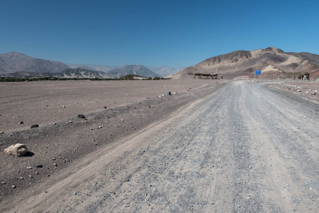 Piste durch Wüste Chauchilla Peru