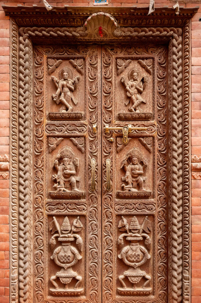 Eingangstür Newar Schnitzereien Panauti Nepal